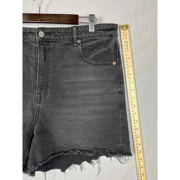 American Eagle Womens 16 Black Denim Highest Rise Boyfriend Short Y2K Grunge - Picture 9 of 11